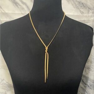 Chic Gold Knot Necklace